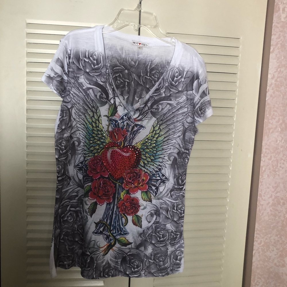 TeeShirt with heart ♥️ , rose 🌹, cross design